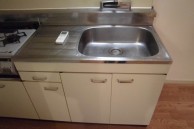 磨き上げられた流し台